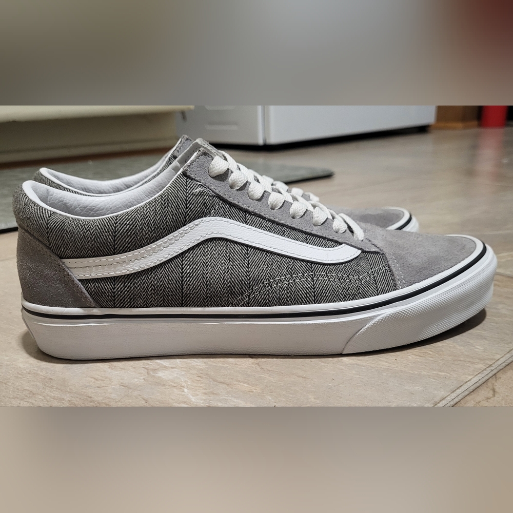 Vans Old Skool Women's size 9 Men's size 7.5